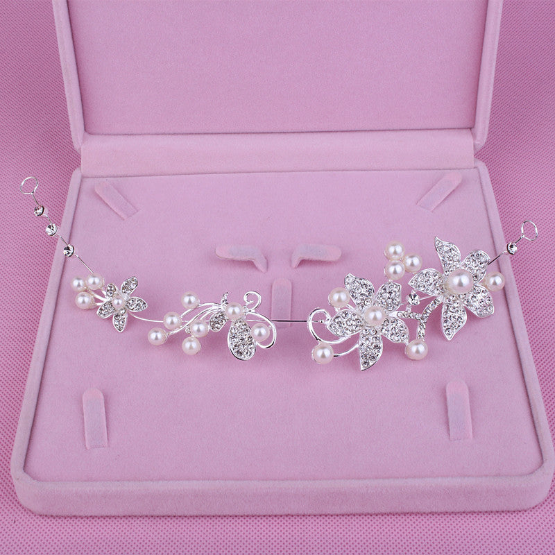 White necklace earrings set