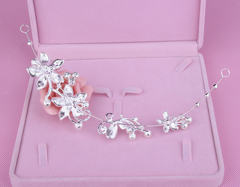 White necklace earrings set